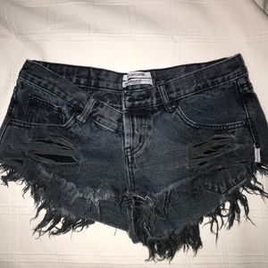 Black one teaspoon low-rise Jean short